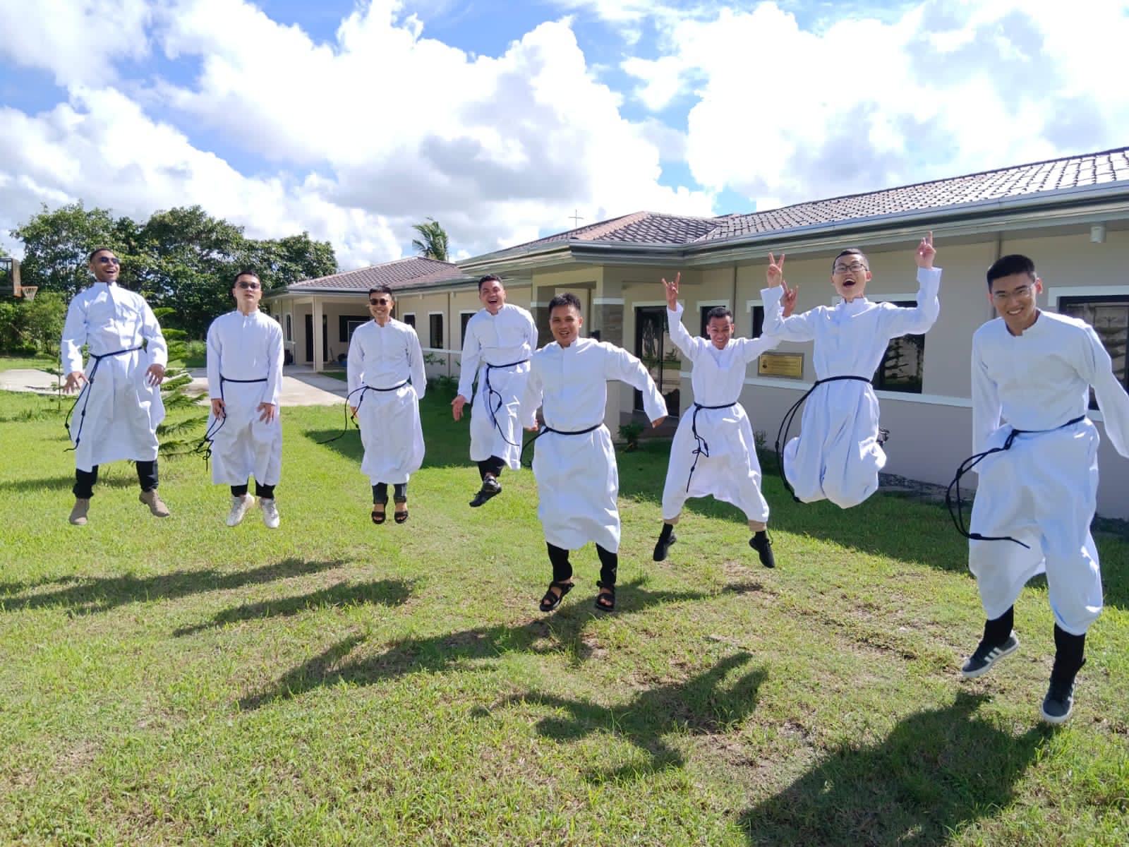 Dòng Chúa Cứu Độ